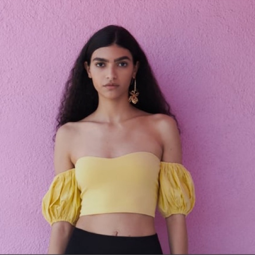 NWT|Zara| Yellow puff sleeve crop top| Size S

6